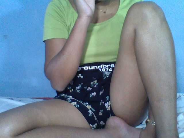 Rose-Bler live cam on BongaCams