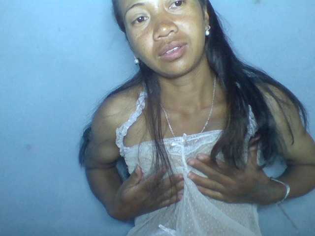 Rose-Bler live cam on BongaCams