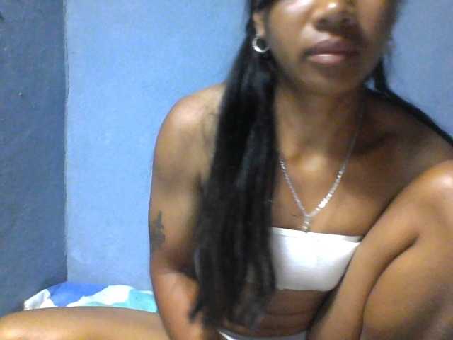 Rose-Bler live cam on BongaCams