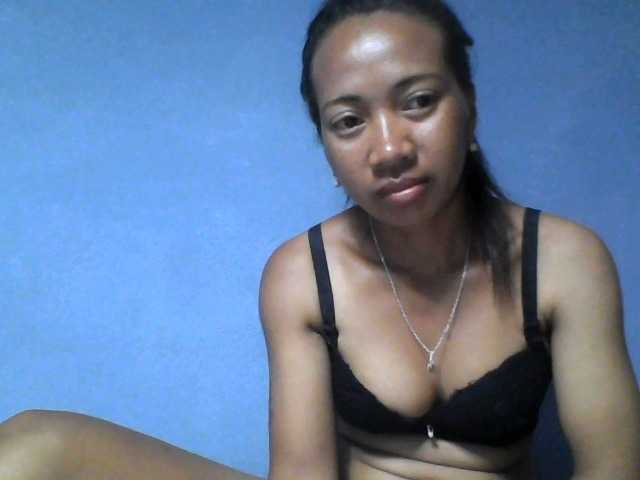 Rose-Bler live cam on BongaCams