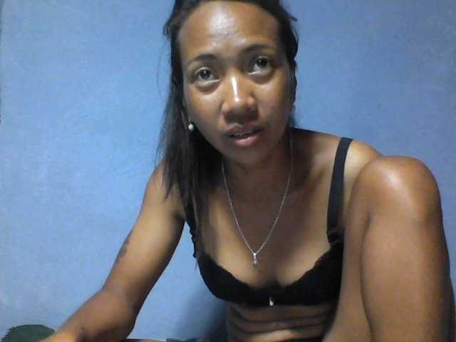 Rose-Bler live cam on BongaCams