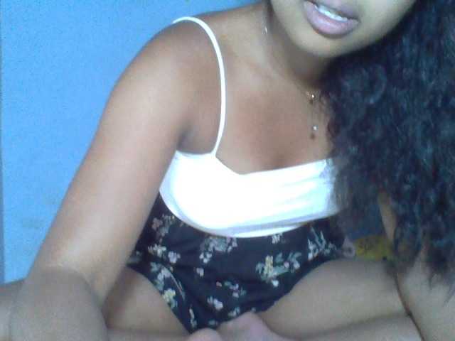 Rose-Bler live cam on BongaCams