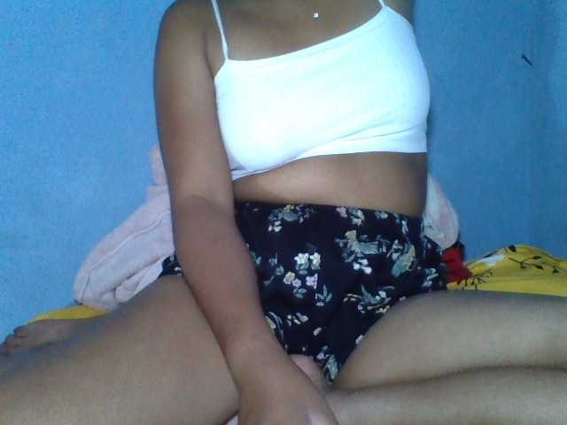 Rose-Bler live cam on BongaCams