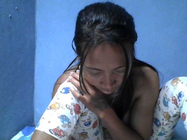 Rose-Bler live cam on BongaCams