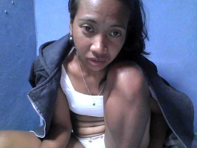 Rose-Bler live cam on BongaCams