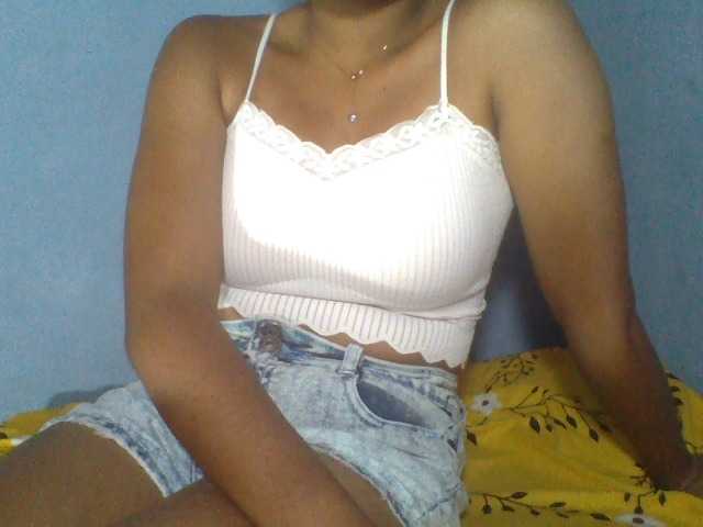 Rose-Bler live cam on BongaCams