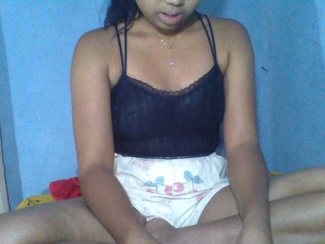 Rose-Bler live cam on BongaCams