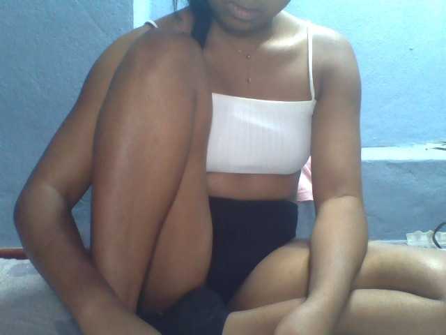 Rose-Bler live cam on BongaCams