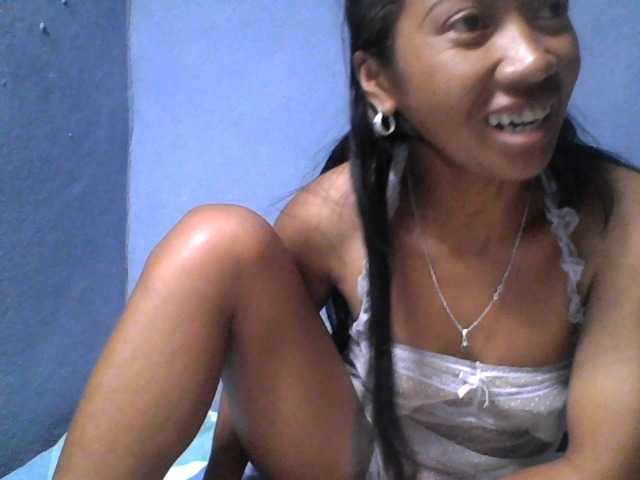 Rose-Bler live cam on BongaCams