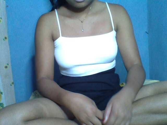 Rose-Bler live cam on BongaCams
