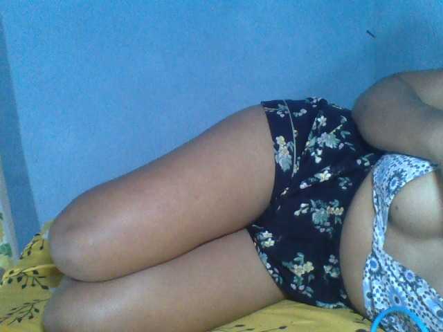 Rose-Bler live cam on BongaCams