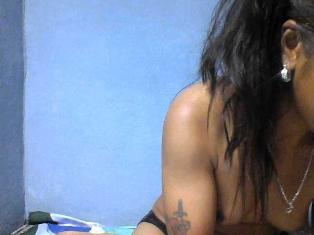 Rose-Bler live cam on BongaCams