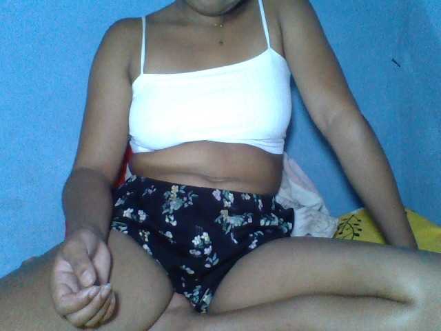 Rose-Bler live cam on BongaCams