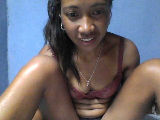 Rose-Bler live cam on BongaCams