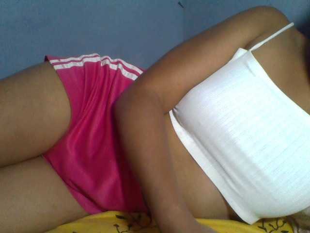 Rose-Bler live cam on BongaCams