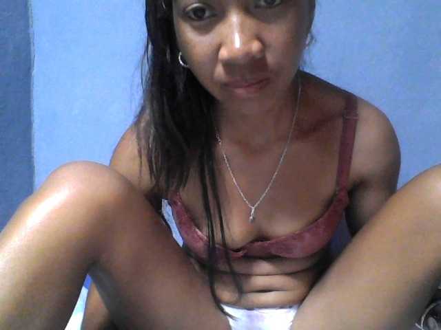 Rose-Bler live cam on BongaCams