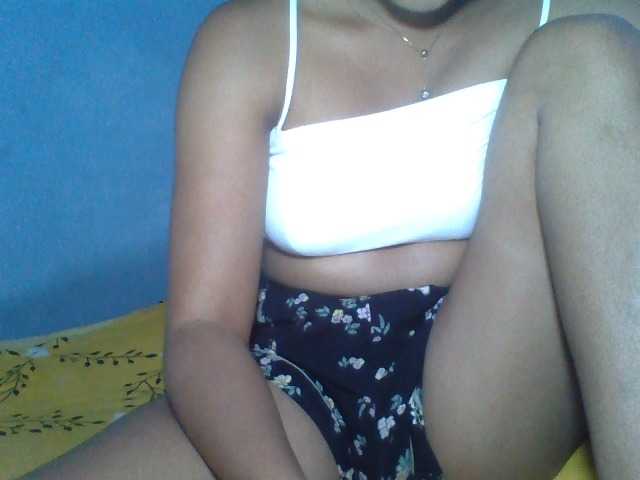 Rose-Bler live cam on BongaCams