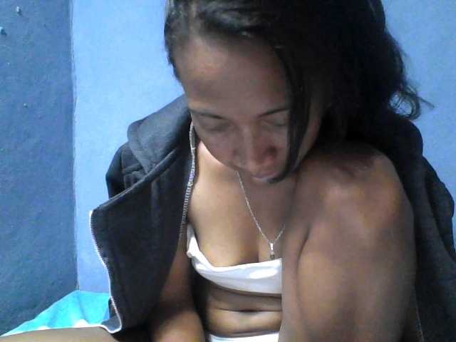 Rose-Bler live cam on BongaCams