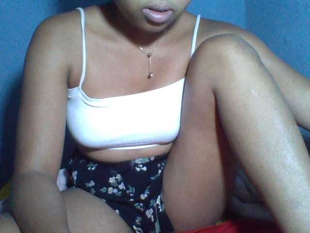 Rose-Bler live cam on BongaCams