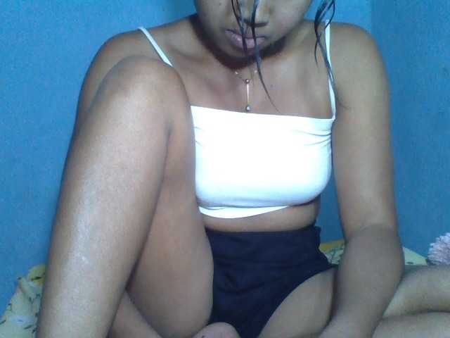 Rose-Bler live cam on BongaCams