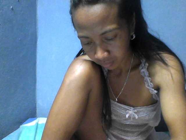 Rose-Bler live cam on BongaCams