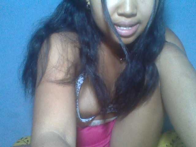 Rose-Bler live cam on BongaCams