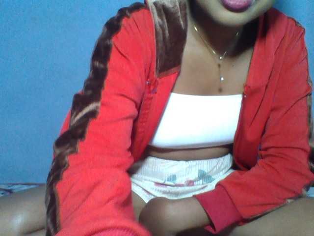Rose-Bler live cam on BongaCams