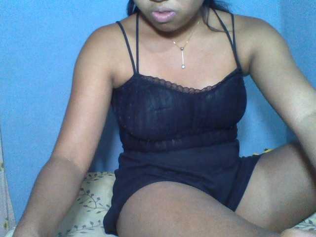 Rose-Bler live cam on BongaCams