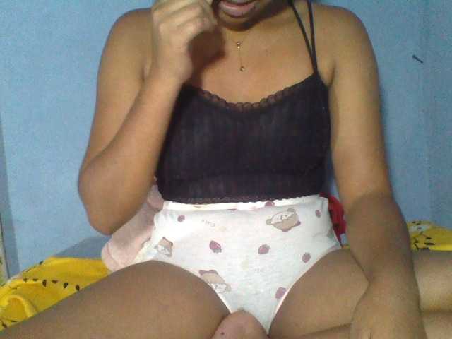 Rose-Bler live cam on BongaCams
