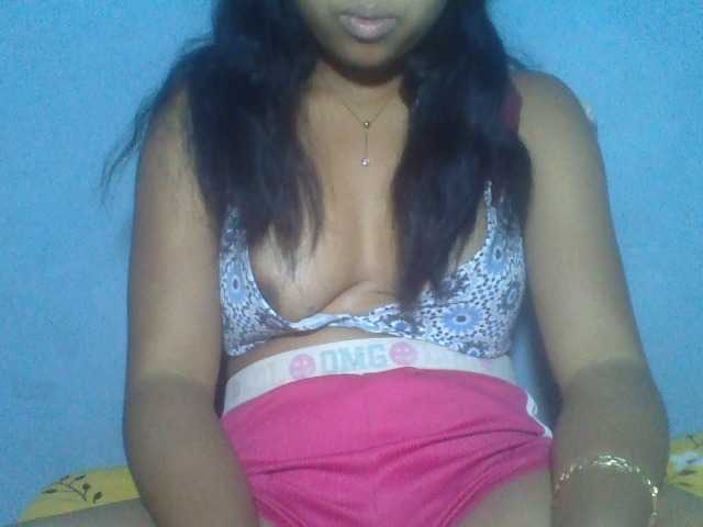 Rose-Bler live cam on BongaCams