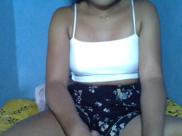 Rose-Bler live cam on BongaCams