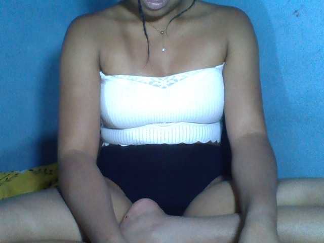 Rose-Bler live cam on BongaCams