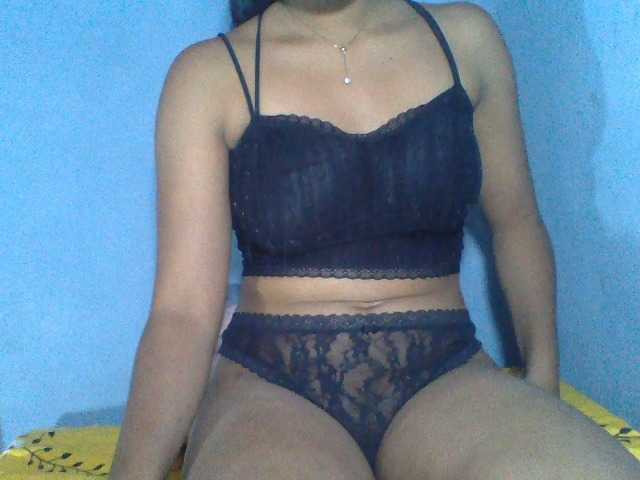 Rose-Bler, live now on BongaCams