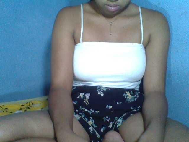 Rose-Bler live cam on BongaCams