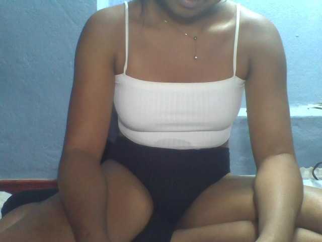 Rose-Bler live cam on BongaCams