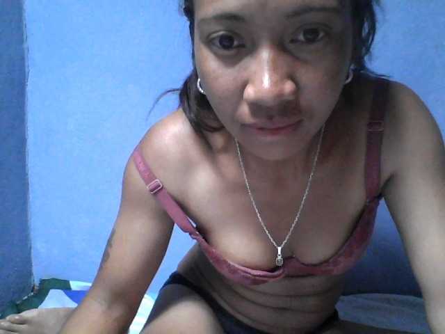 Rose-Bler live cam on BongaCams
