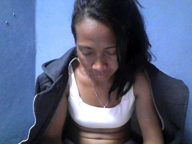 Rose-Bler live cam on BongaCams