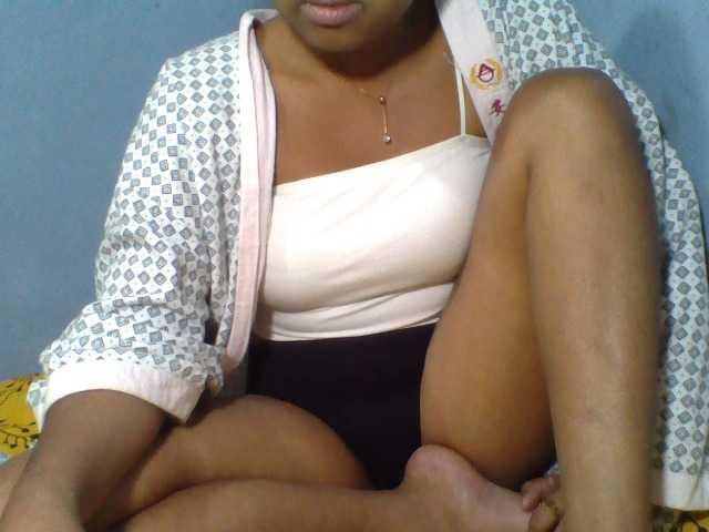 Rose-Bler live cam on BongaCams