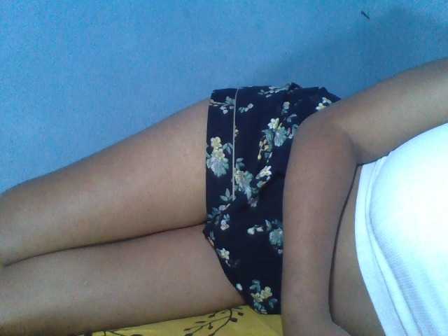 Rose-Bler live cam on BongaCams