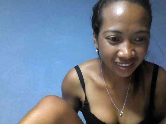 Rose-Bler Live Webcam on BongaCams