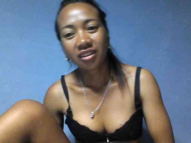 Rose-Bler Live Webcam on BongaCams