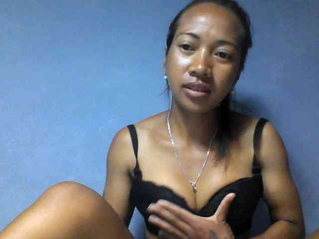 Rose-Bler Live Webcam on BongaCams