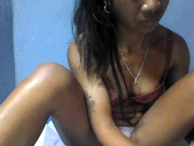 Rose-Bler Live Webcam on BongaCams