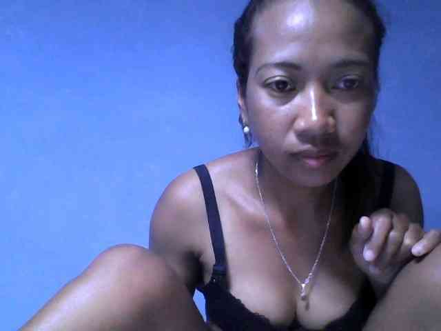 Rose-Bler Live Webcam on BongaCams