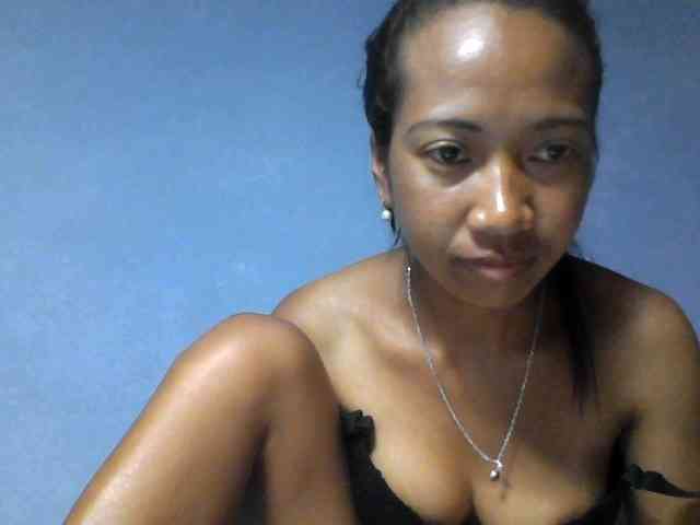 Rose-Bler Live Webcam on BongaCams