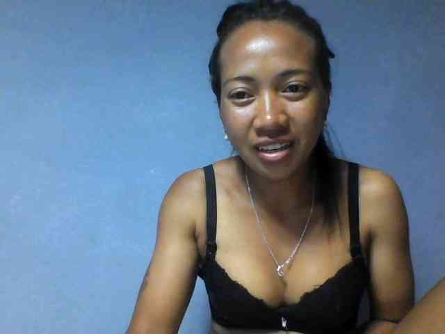 Rose-Bler Live Webcam on BongaCams