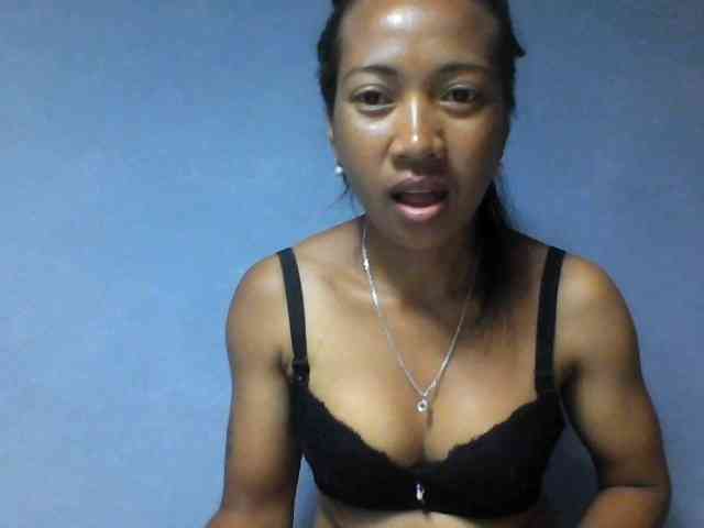 Rose-Bler Live Webcam on BongaCams