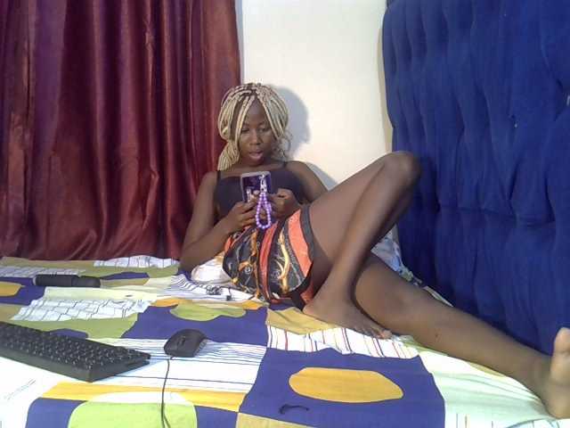 Moonlight0002 live cam on BongaCams