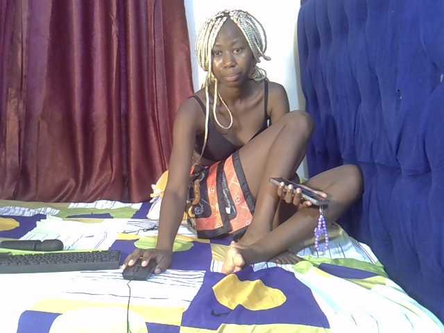Moonlight0002 live cam on BongaCams