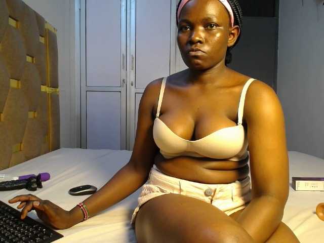 kissytrouble live cam on BongaCams